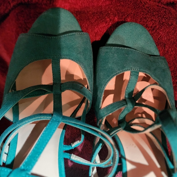 NEW NINE WEST SUEDE  STRAPPY PLATFORM  HEEL SIZE 9 BEAUTIFUL  TURQUOISE - Picture 5 of 8